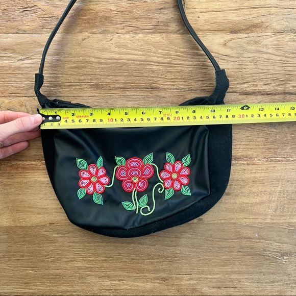 Custom Beaded First Nations Cross Body Black Leather and Felt Purse - Picture 9 of 11